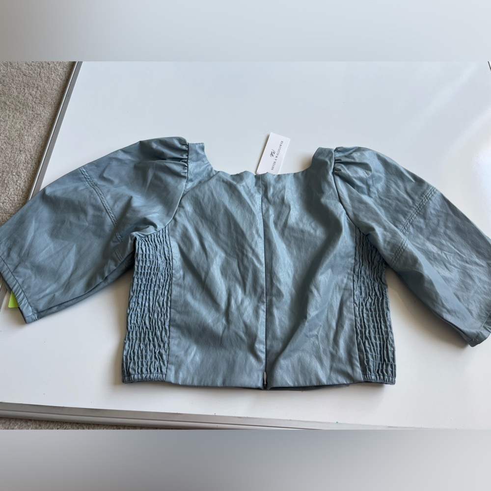 Elegant Blue Puff Sleeve Crop Top - Picture 7 of 10